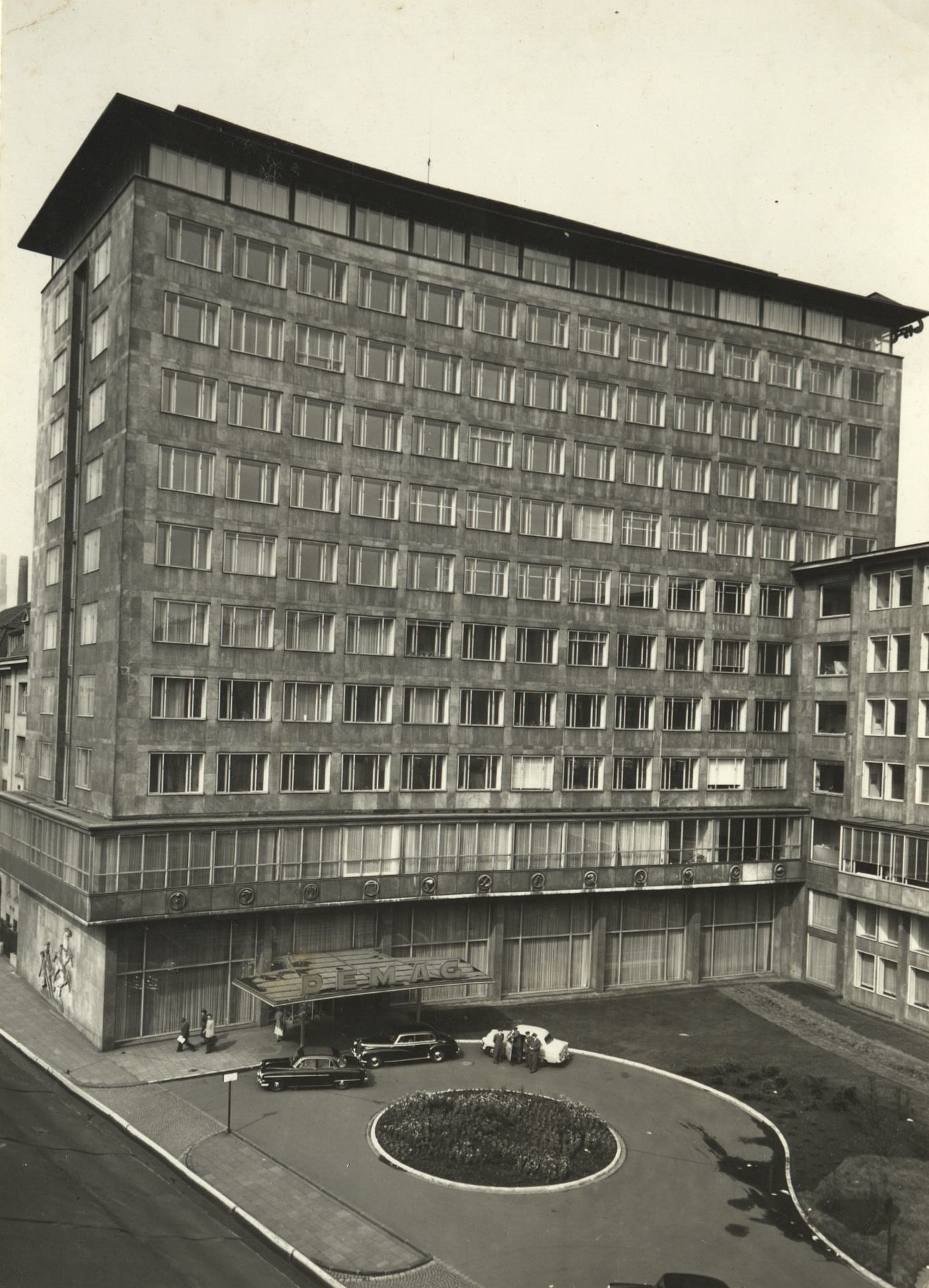 Verwaltungsgebäude der Deutschen Maschinenfabrik AG (Demag) in Duisburg, heute Siemens.