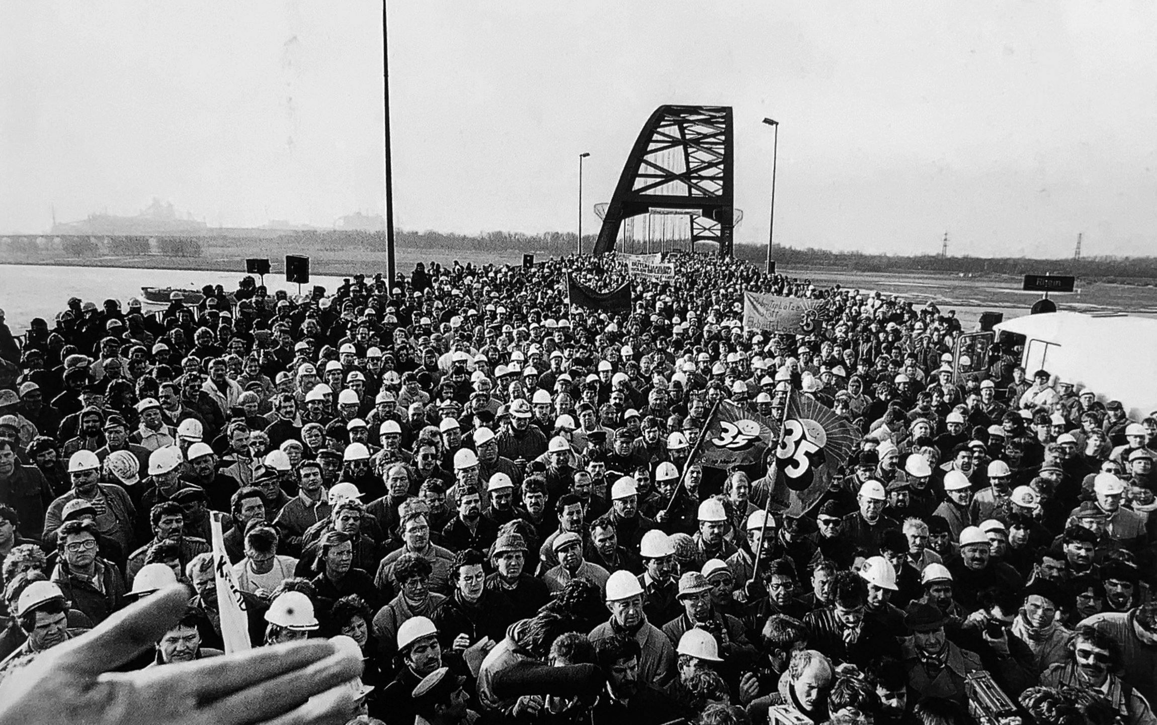 Kundgebung auf der Brücke der Solidarität am 20.01.1988.