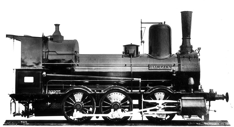 Eine Güterzuglokomotive der Baureihe "Bautzen“ der Rheinischen Eisenbahngesellschaft fährt auf der Kray-Wanner Bahn.